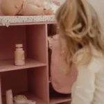 ⁦طاولة العناية بالدمى مع الإكسسوارات⁩   الصورة ⁦4⁩